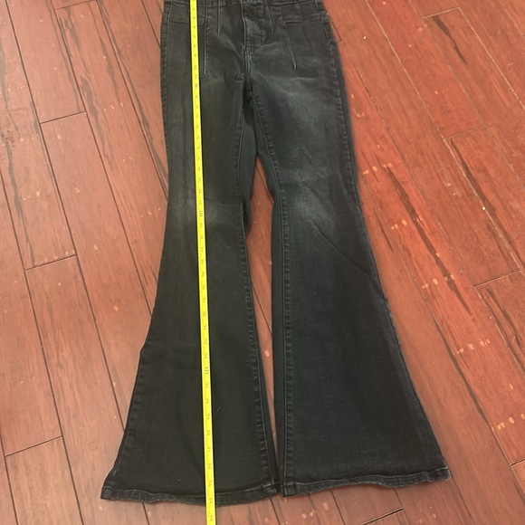 We The Free Black Bell Bottom Jeans Size 29 EUC - Picture 8 of 12